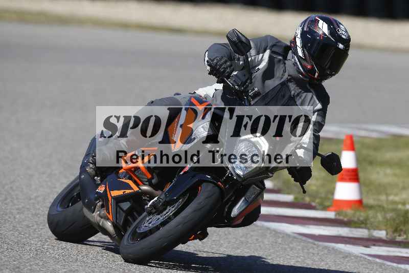 /01 02.04.2026 MAZ ADR/Gruppe rot/unklar